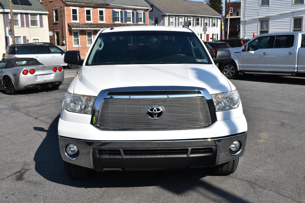 Toyota Tundra Tundra-Grade CrewMax 4.6L 2WD 2013