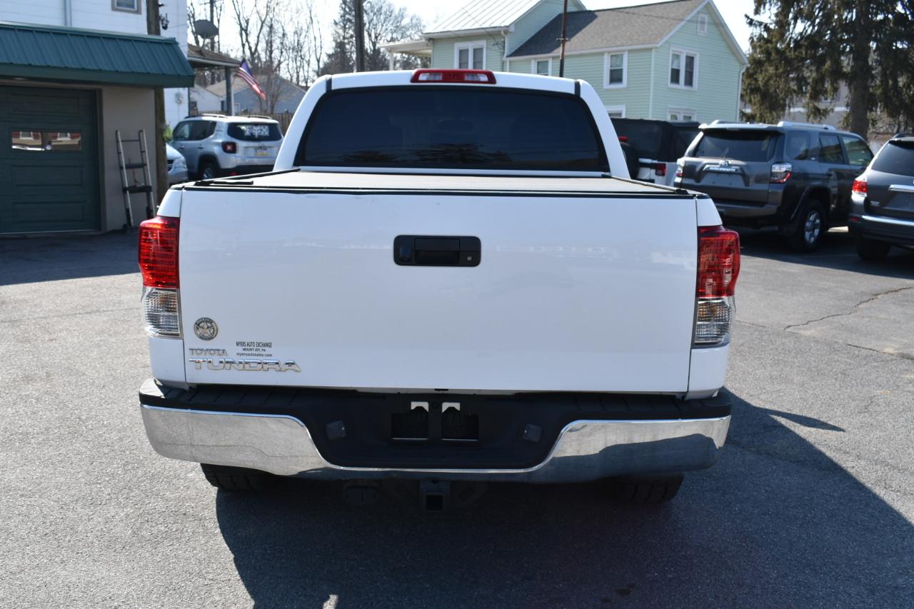 Toyota Tundra Tundra-Grade CrewMax 4.6L 2WD 2013