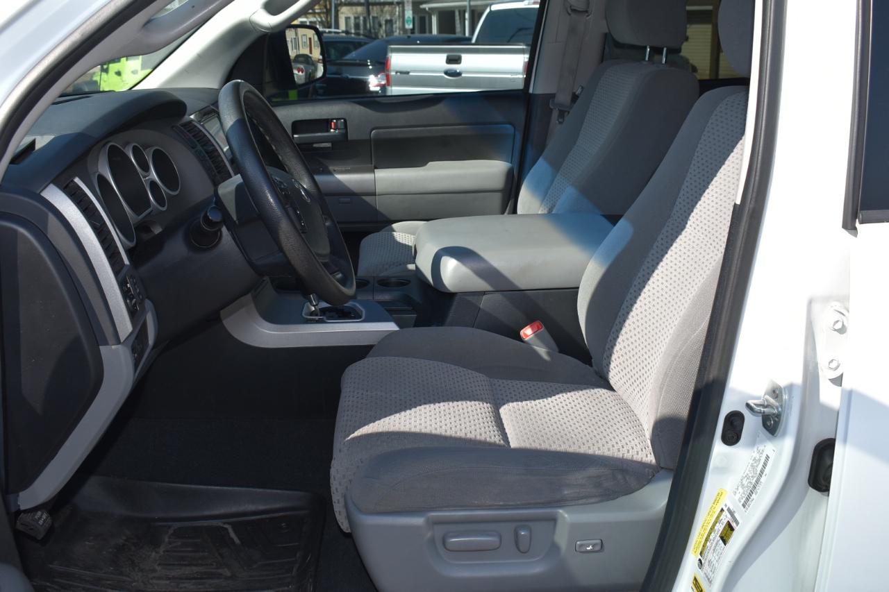 Toyota Tundra Tundra-Grade CrewMax 4.6L 2WD 2013