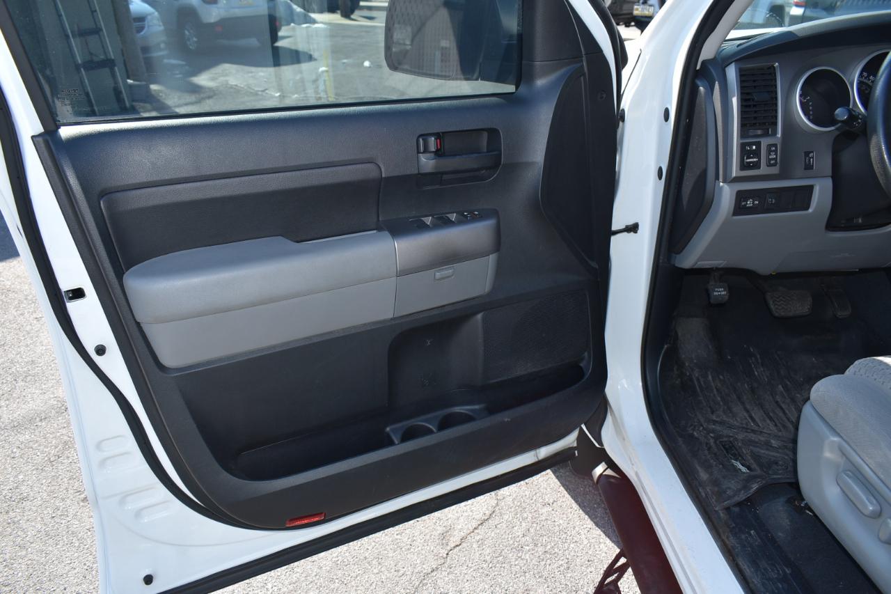 Toyota Tundra Tundra-Grade CrewMax 4.6L 2WD 2013