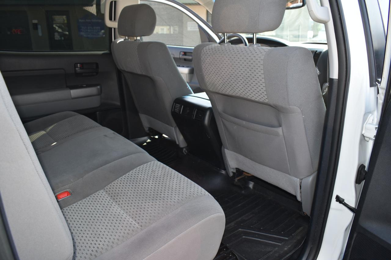 Toyota Tundra Tundra-Grade CrewMax 4.6L 2WD 2013