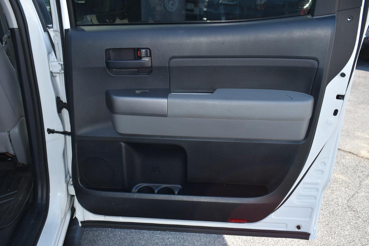 Toyota Tundra Tundra-Grade CrewMax 4.6L 2WD 2013