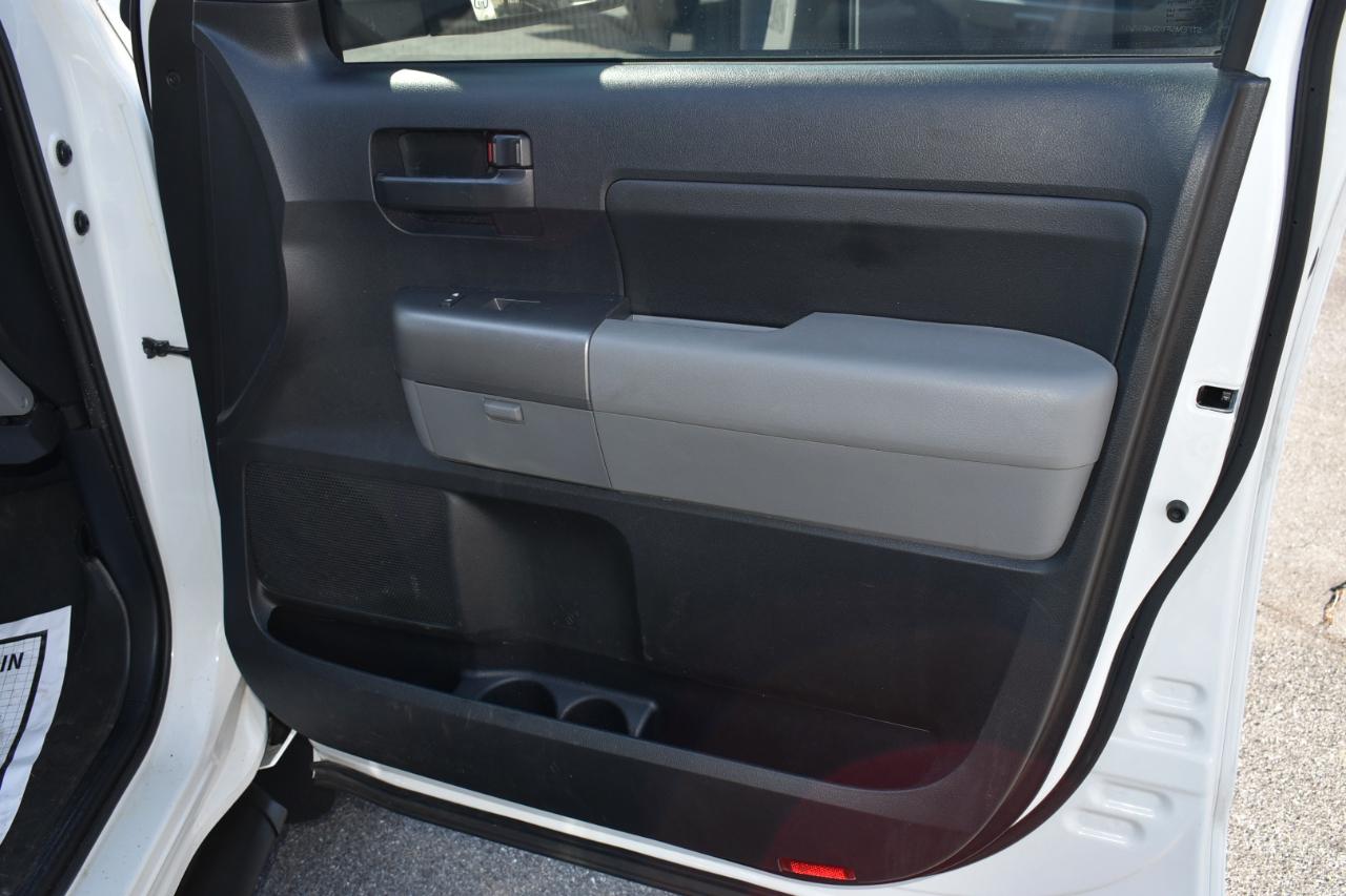 Toyota Tundra Tundra-Grade CrewMax 4.6L 2WD 2013