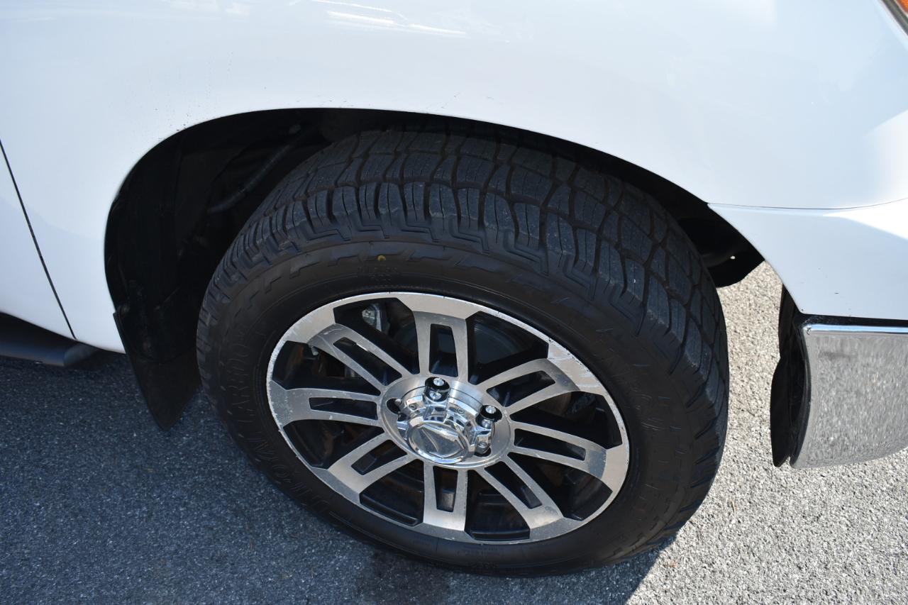 Toyota Tundra Tundra-Grade CrewMax 4.6L 2WD 2013