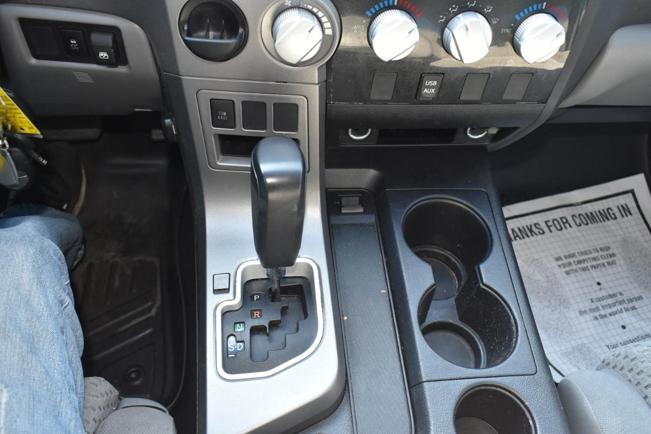 Toyota Tundra Tundra-Grade CrewMax 4.6L 2WD 2013