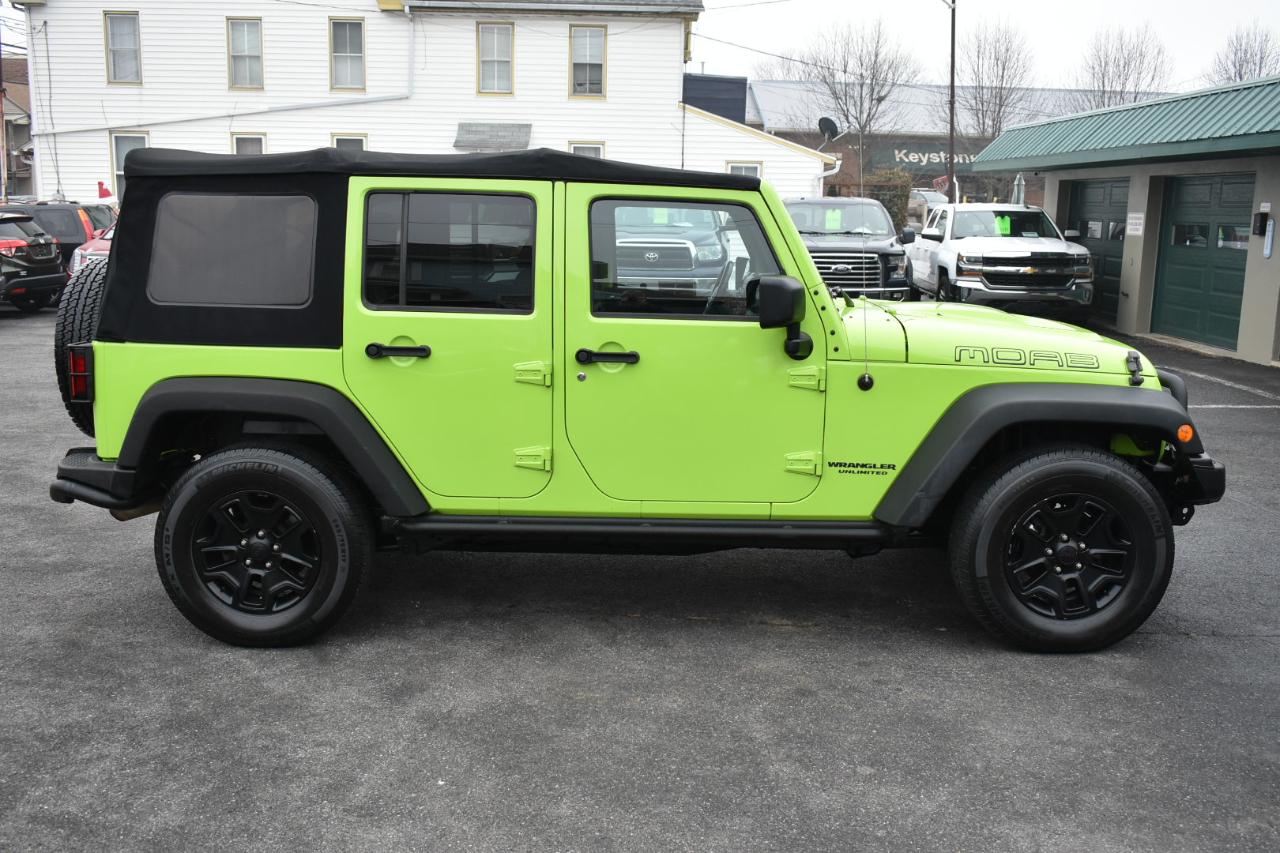 Jeep Wrangler Unlimited Sahara 4WD 2013