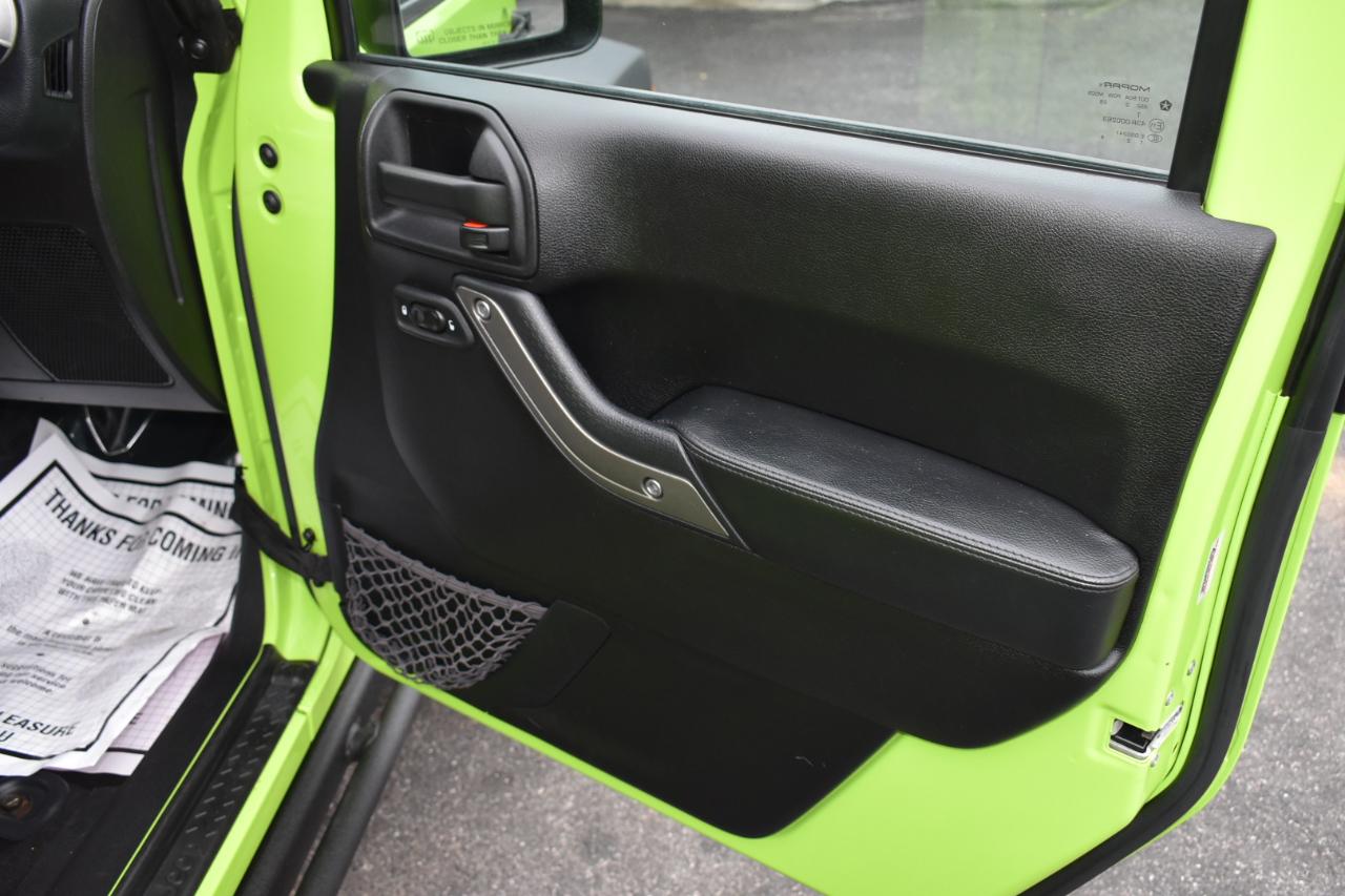 Jeep Wrangler Unlimited Sahara 4WD 2013