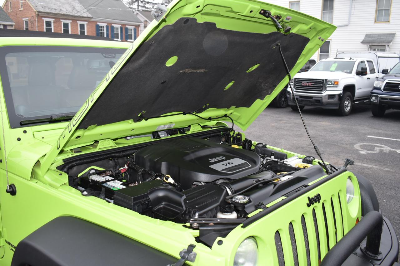 Jeep Wrangler Unlimited Sahara 4WD 2013