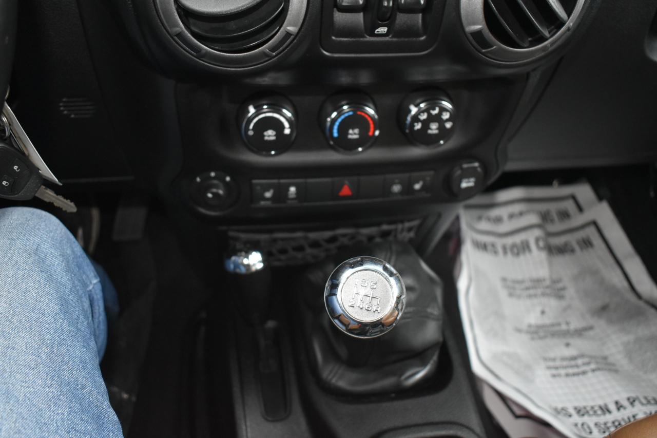 Jeep Wrangler Unlimited Sahara 4WD 2013