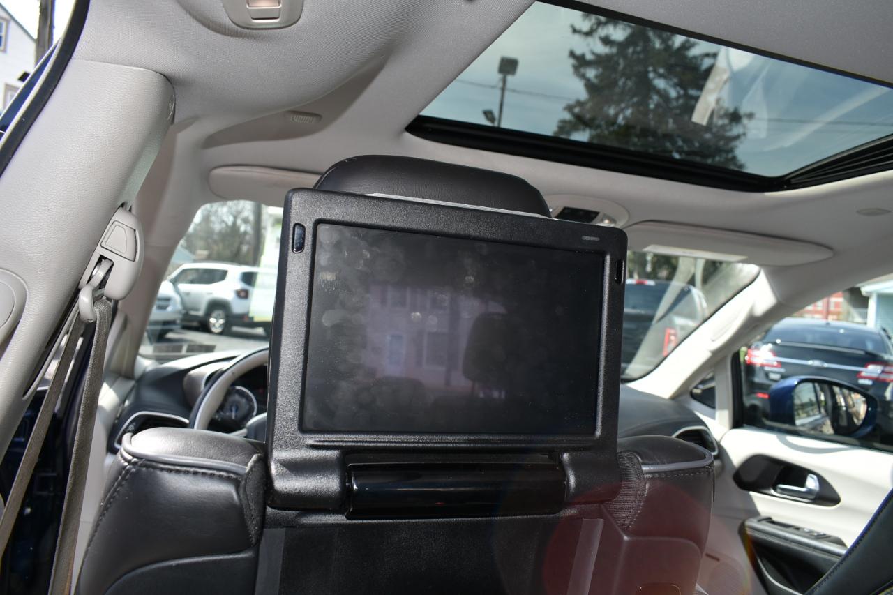 Chrysler Pacifica Limited 2017