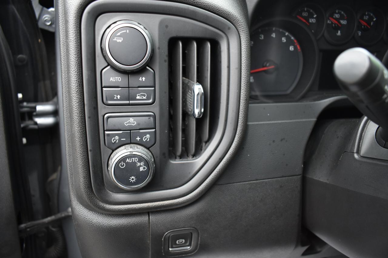 Chevrolet Silverado 1500 Custom Crew Cab Short Box 4WD 2021