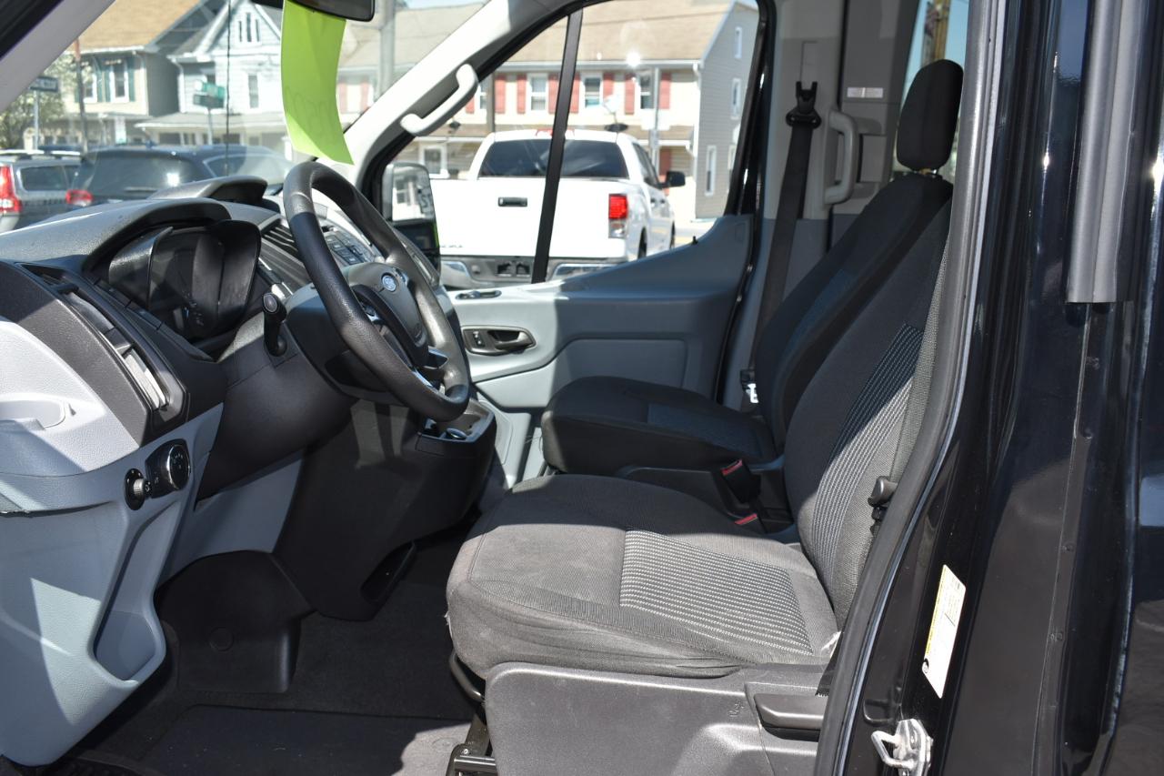 Ford Transit 350 Wagon Med. Roof XLT w/Sliding Pass. 148-in. WB 2019