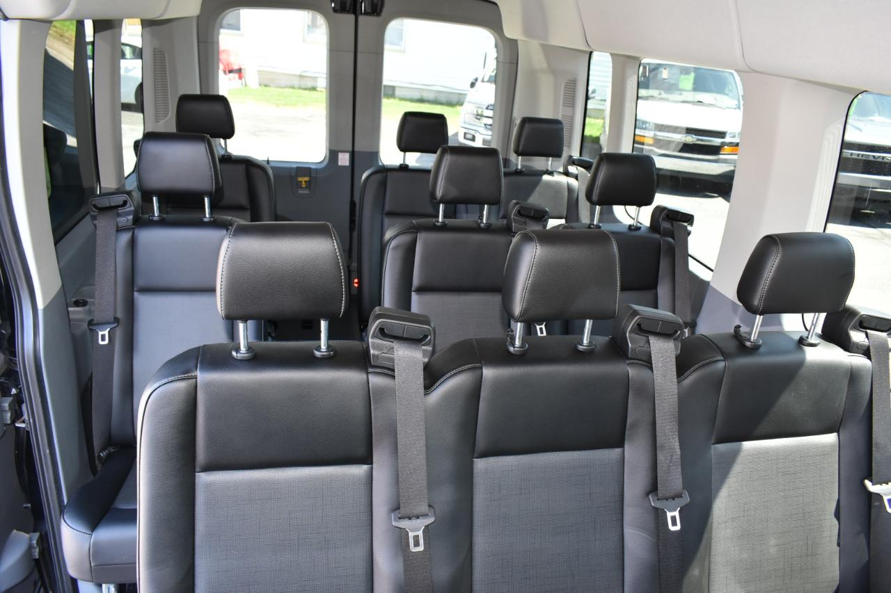 Ford Transit 350 Wagon Med. Roof XLT w/Sliding Pass. 148-in. WB 2019