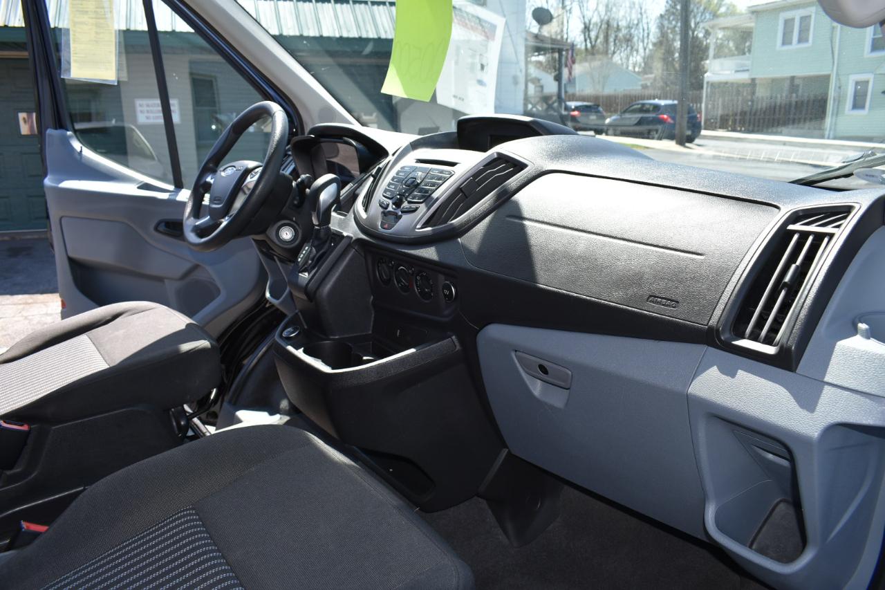 Ford Transit 350 Wagon Med. Roof XLT w/Sliding Pass. 148-in. WB 2019