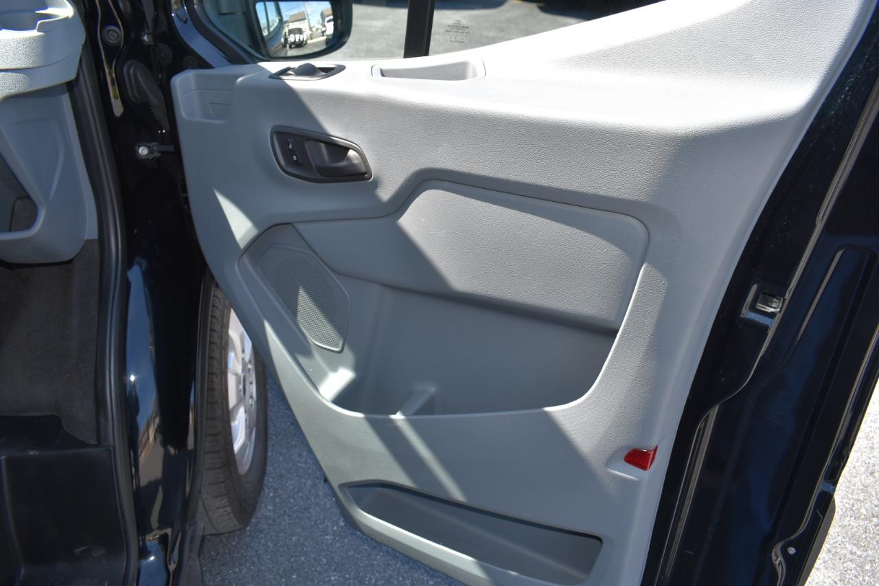 Ford Transit 350 Wagon Med. Roof XLT w/Sliding Pass. 148-in. WB 2019