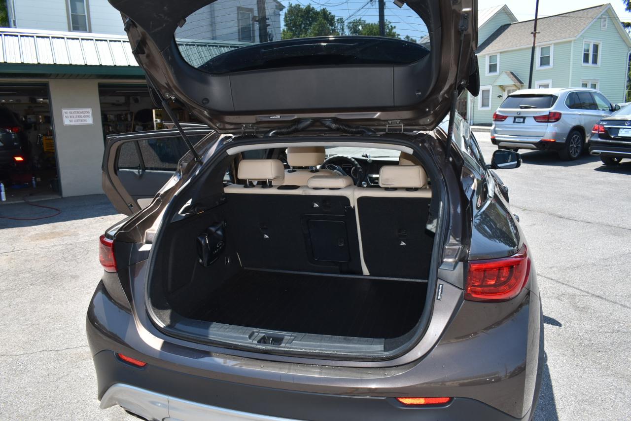 Infiniti QX30 Luxury AWD 2018