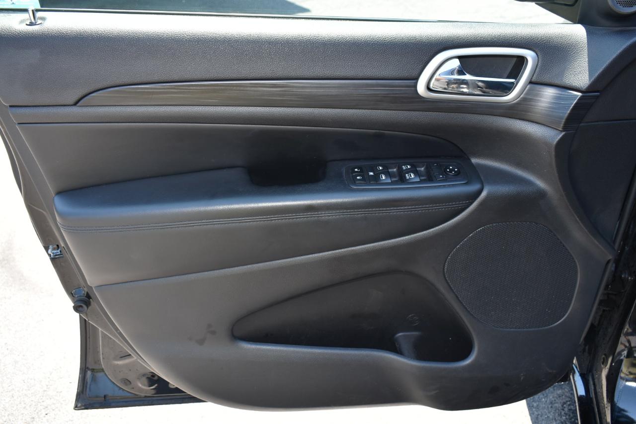 Jeep Grand Cherokee Altitude 4D SUV 4WD 2020