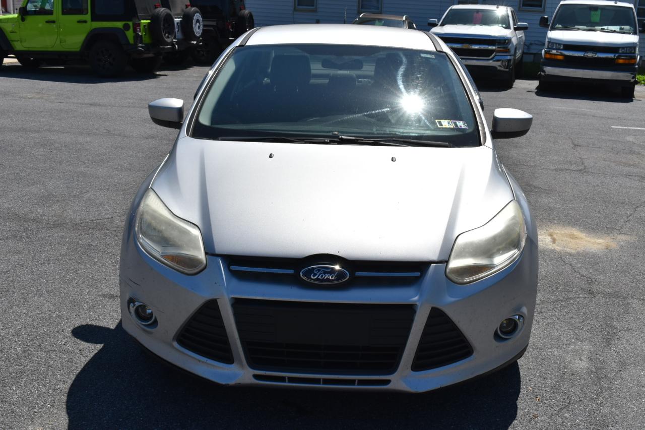 Ford Focus SE Sedan 2012