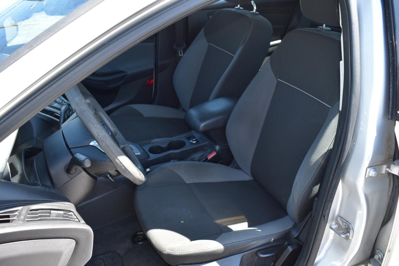 Ford Focus SE Sedan 2012