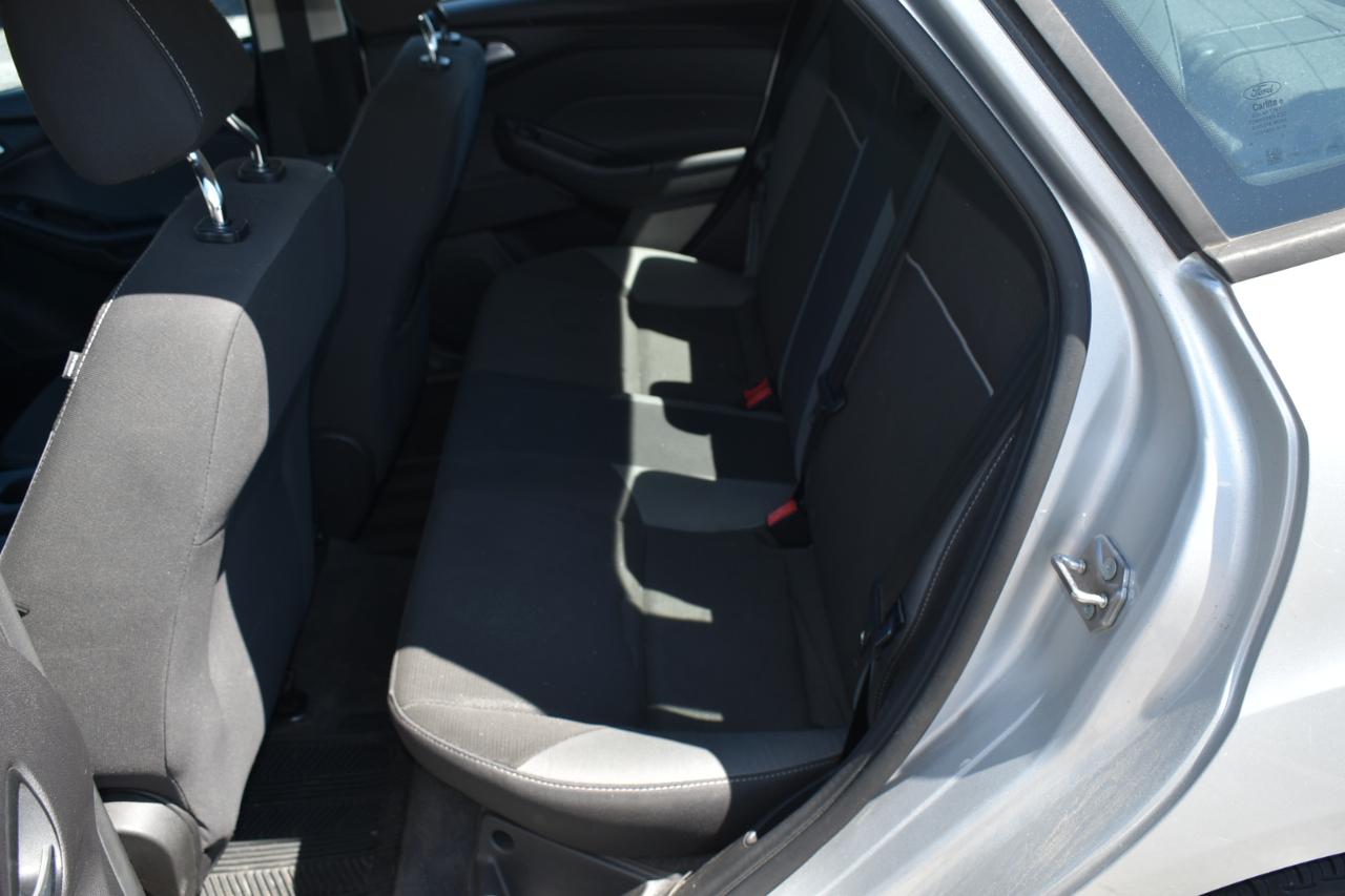 Ford Focus SE Sedan 2012