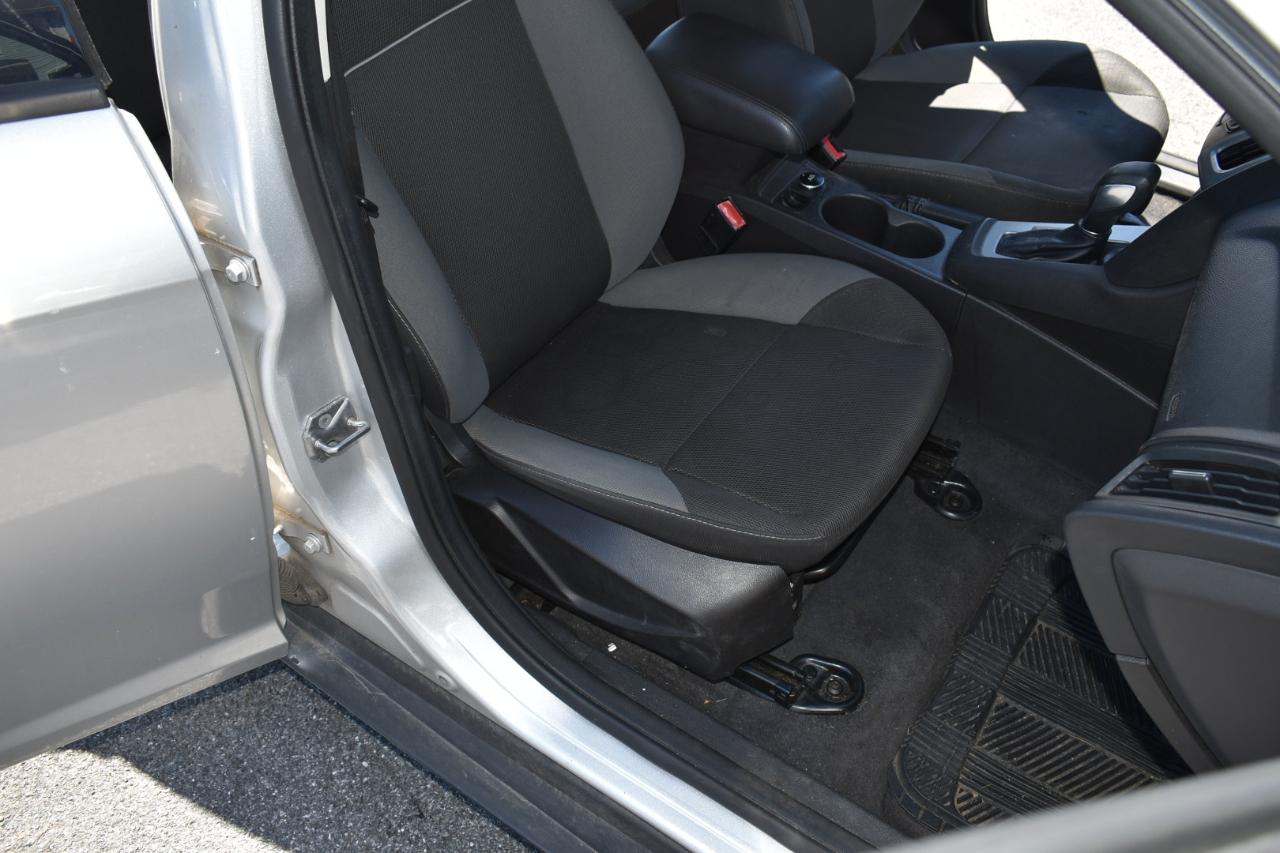 Ford Focus SE Sedan 2012