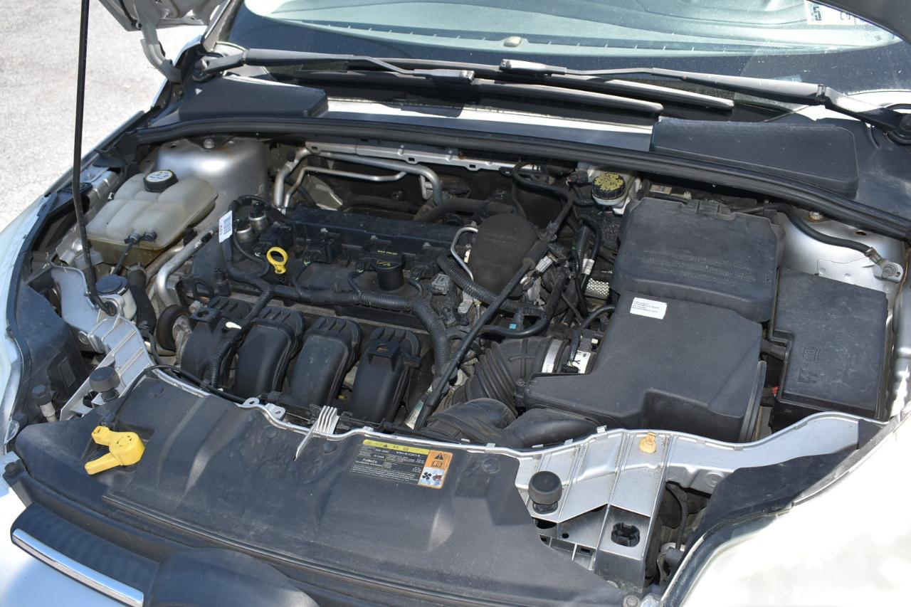 Ford Focus SE Sedan 2012