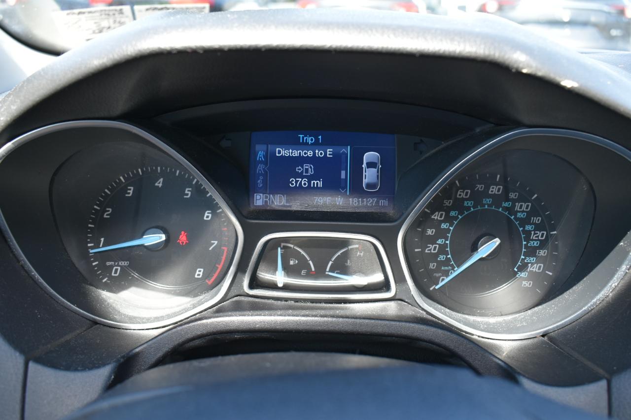 Ford Focus SE Sedan 2012
