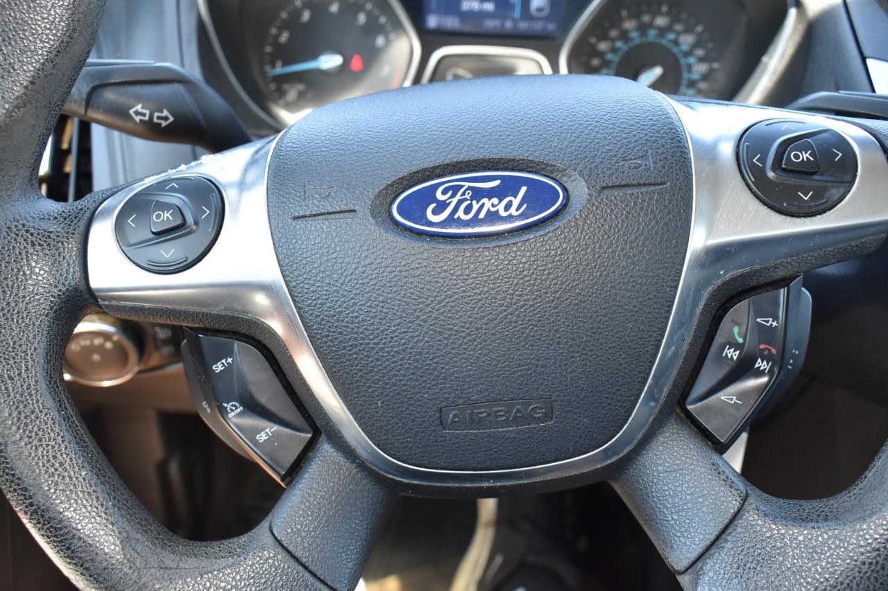 Ford Focus SE Sedan 2012