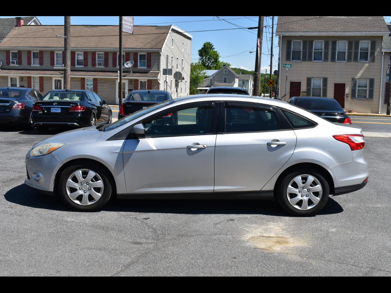 Ford Focus SE Sedan 2012
