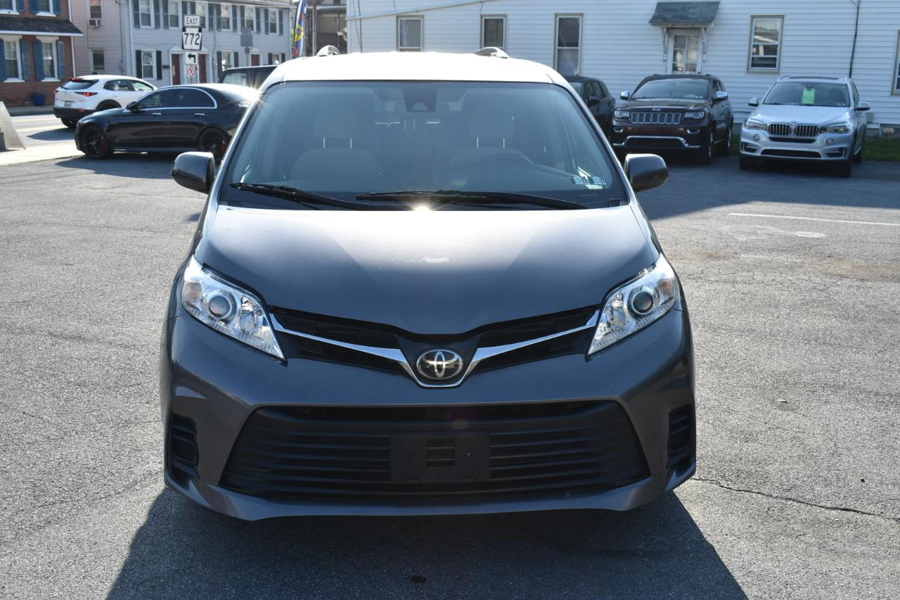 Toyota Sienna LE 8-Passenger 2018