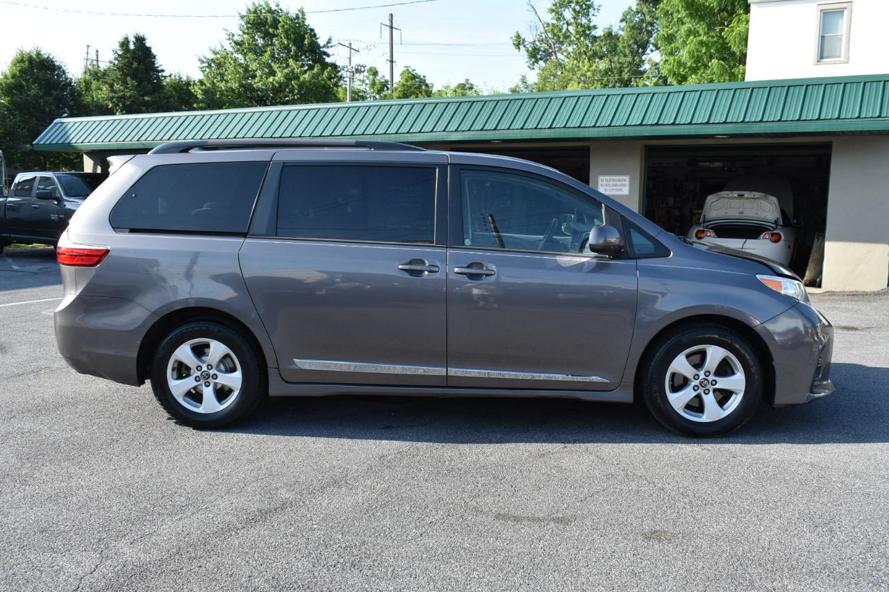 Toyota Sienna LE 8-Passenger 2018