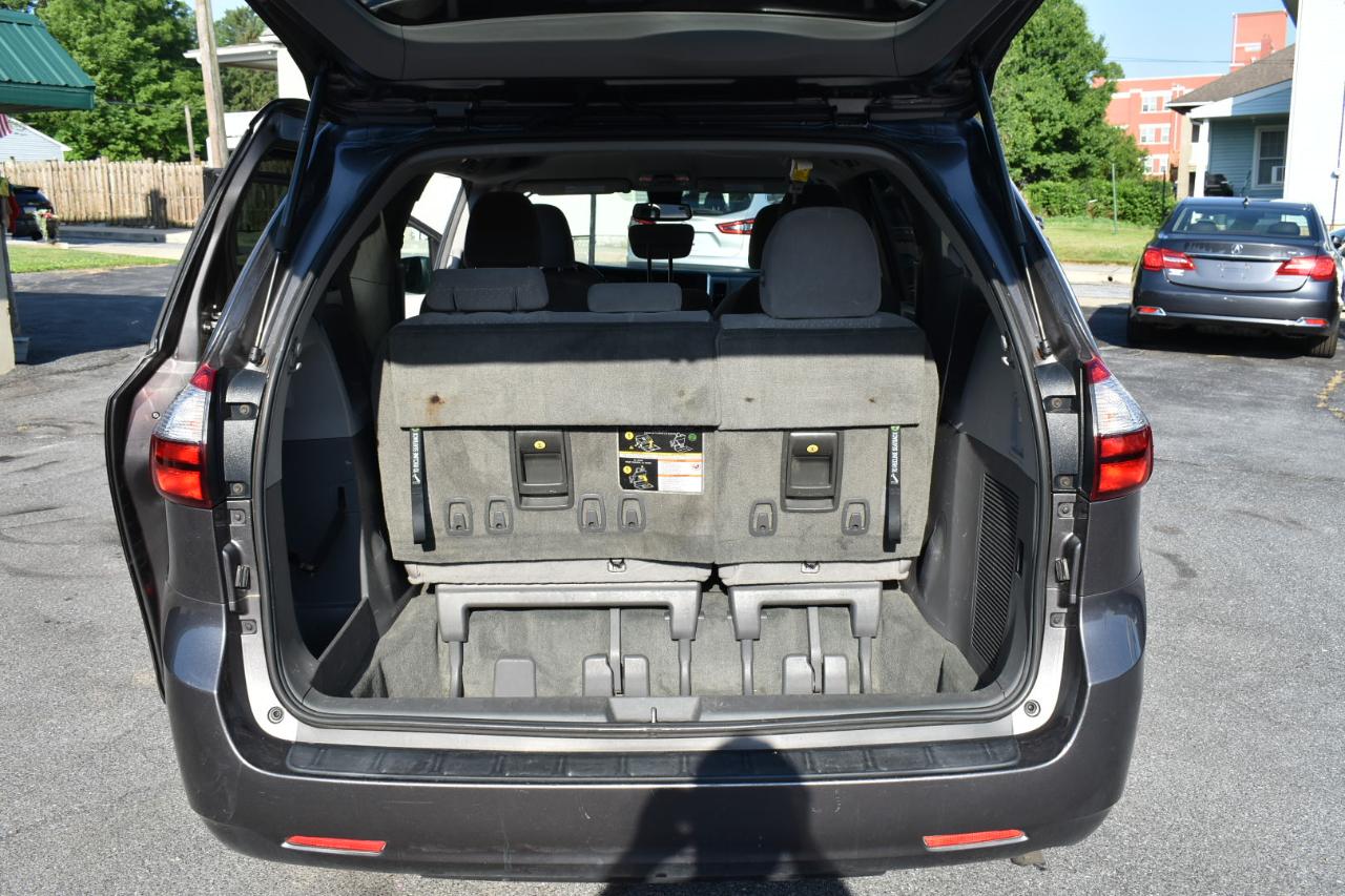 Toyota Sienna LE 8-Passenger 2018