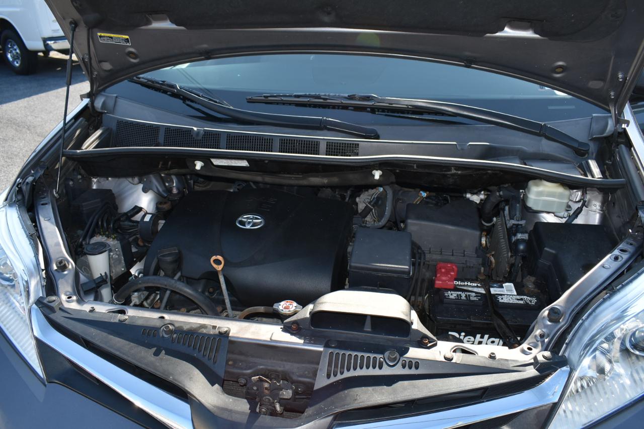Toyota Sienna LE 8-Passenger 2018