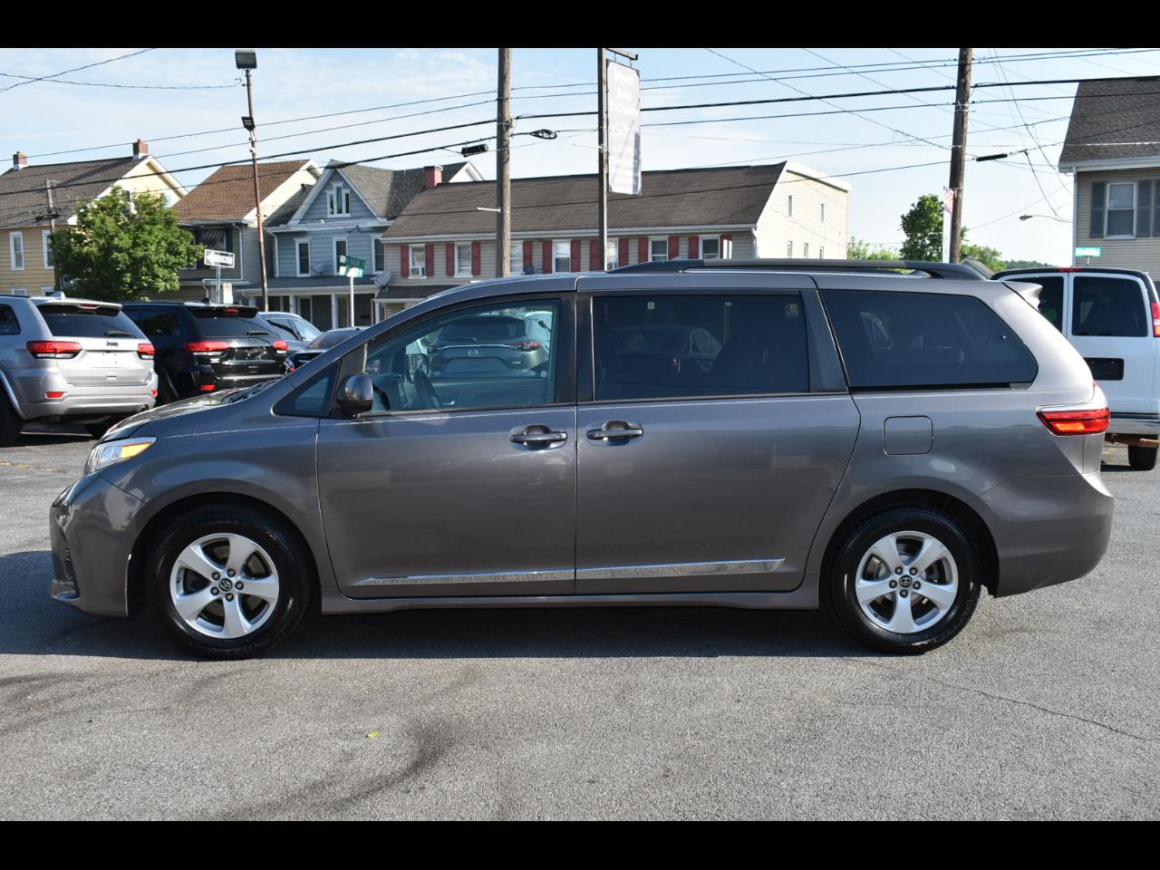 Toyota Sienna LE 8-Passenger 2018