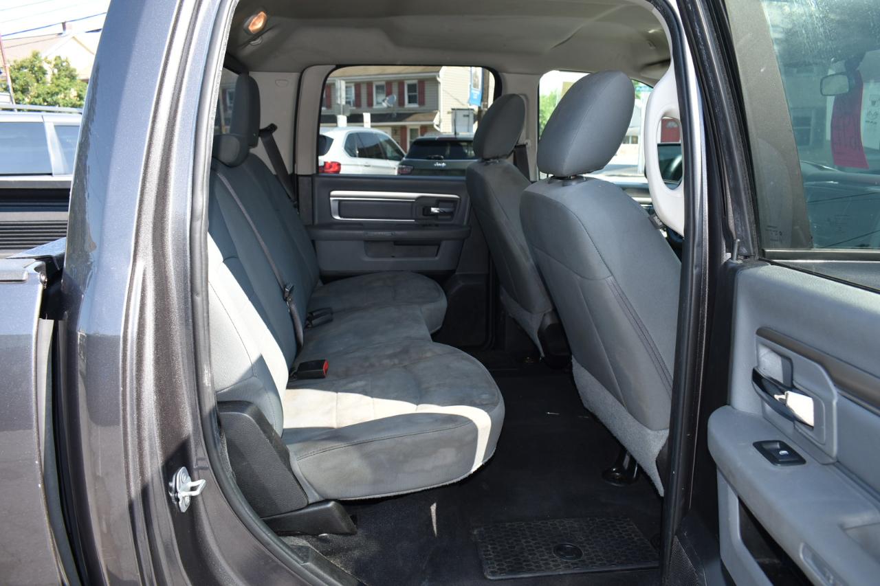 RAM 1500 Classic SLT 4x4 Crew Cab 5'7" Box 2019
