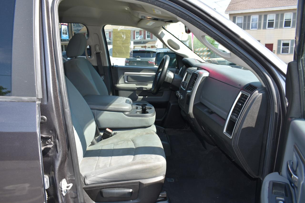 RAM 1500 Classic SLT 4x4 Crew Cab 5'7" Box 2019