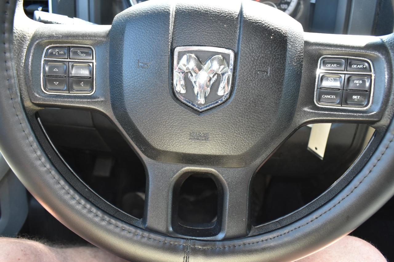 RAM 1500 Classic SLT 4x4 Crew Cab 5'7" Box 2019