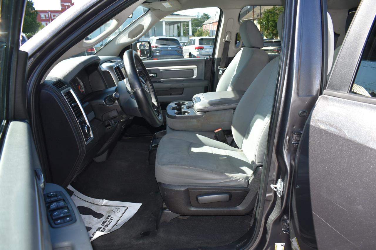 RAM 1500 Classic SLT 4x4 Crew Cab 5'7" Box 2019