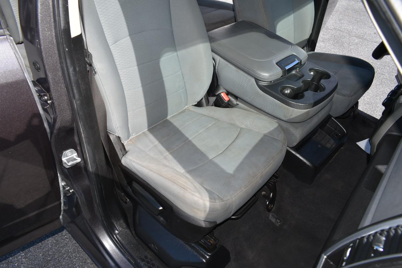 RAM 1500 Classic SLT 4x4 Crew Cab 5'7" Box 2019