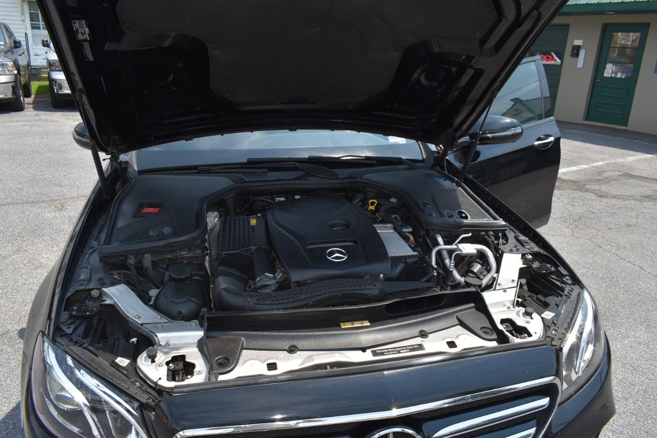 Mercedes-Benz E-Class E300 Luxury 4MATIC Sedan 2018