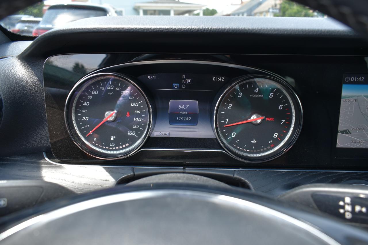 Mercedes-Benz E-Class E300 Luxury 4MATIC Sedan 2018