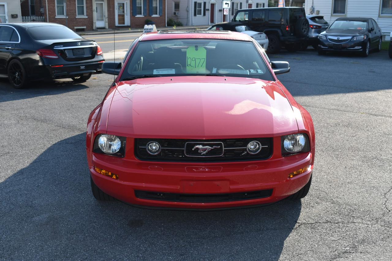 Ford Mustang V6 Deluxe Coupe 2008
