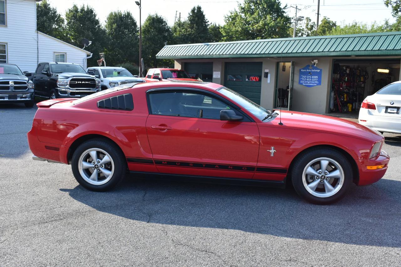 Ford Mustang V6 Deluxe Coupe 2008