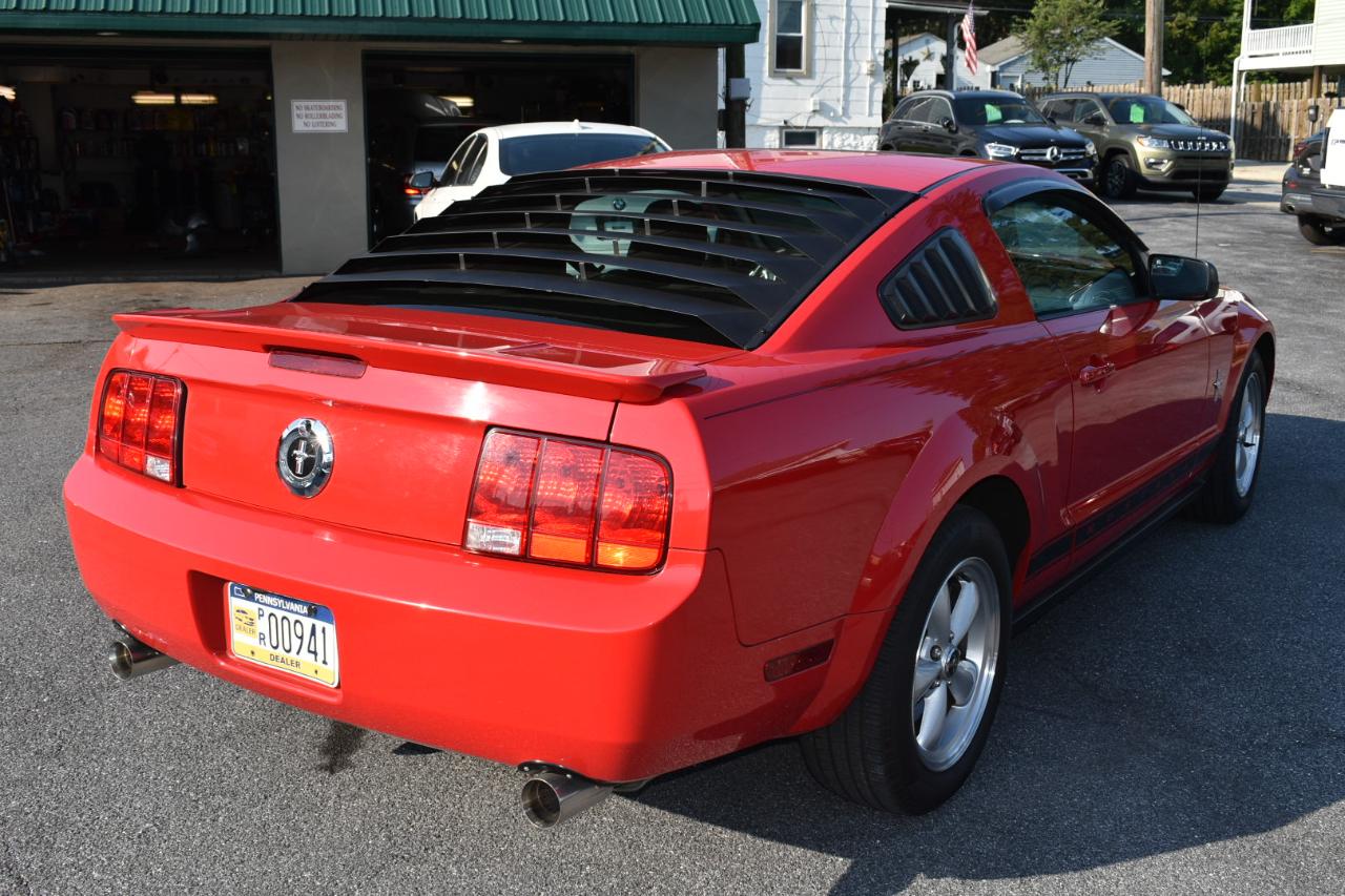 Ford Mustang V6 Deluxe Coupe 2008