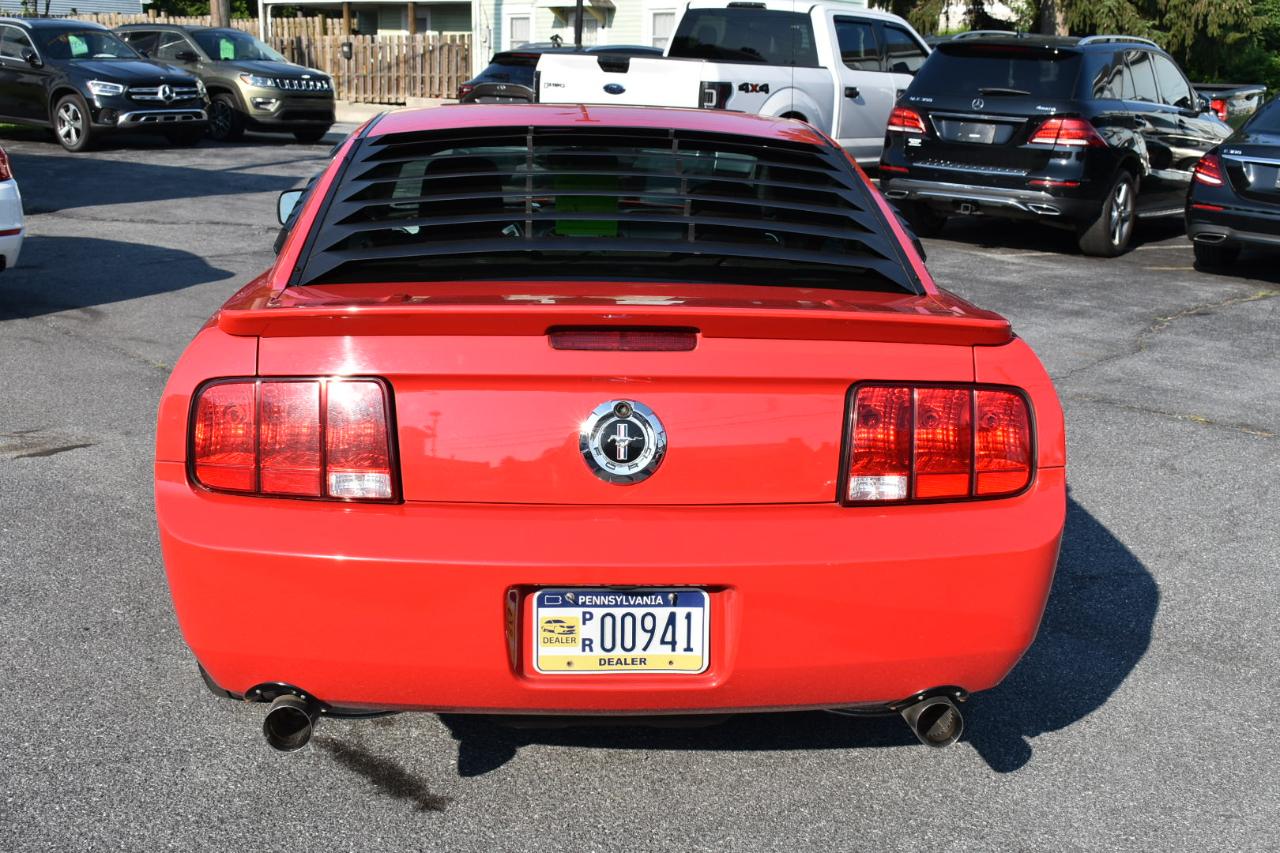 Ford Mustang V6 Deluxe Coupe 2008