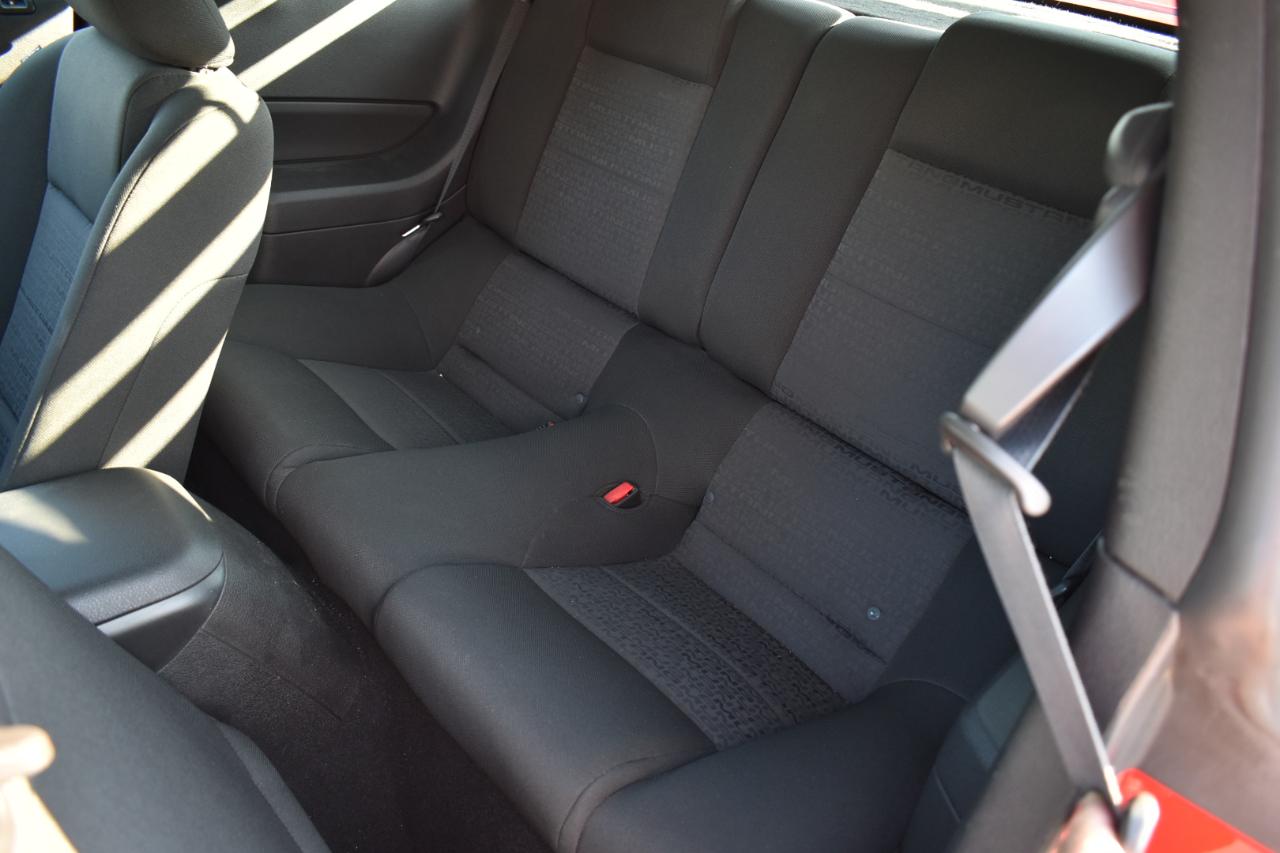Ford Mustang V6 Deluxe Coupe 2008