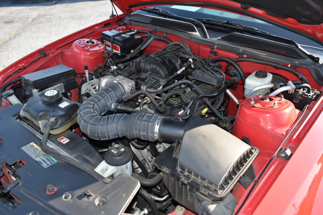 Ford Mustang V6 Deluxe Coupe 2008