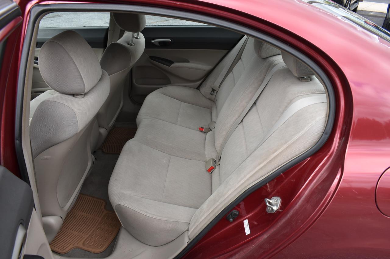 Honda Civic LX Sedan 5-Speed AT 2010