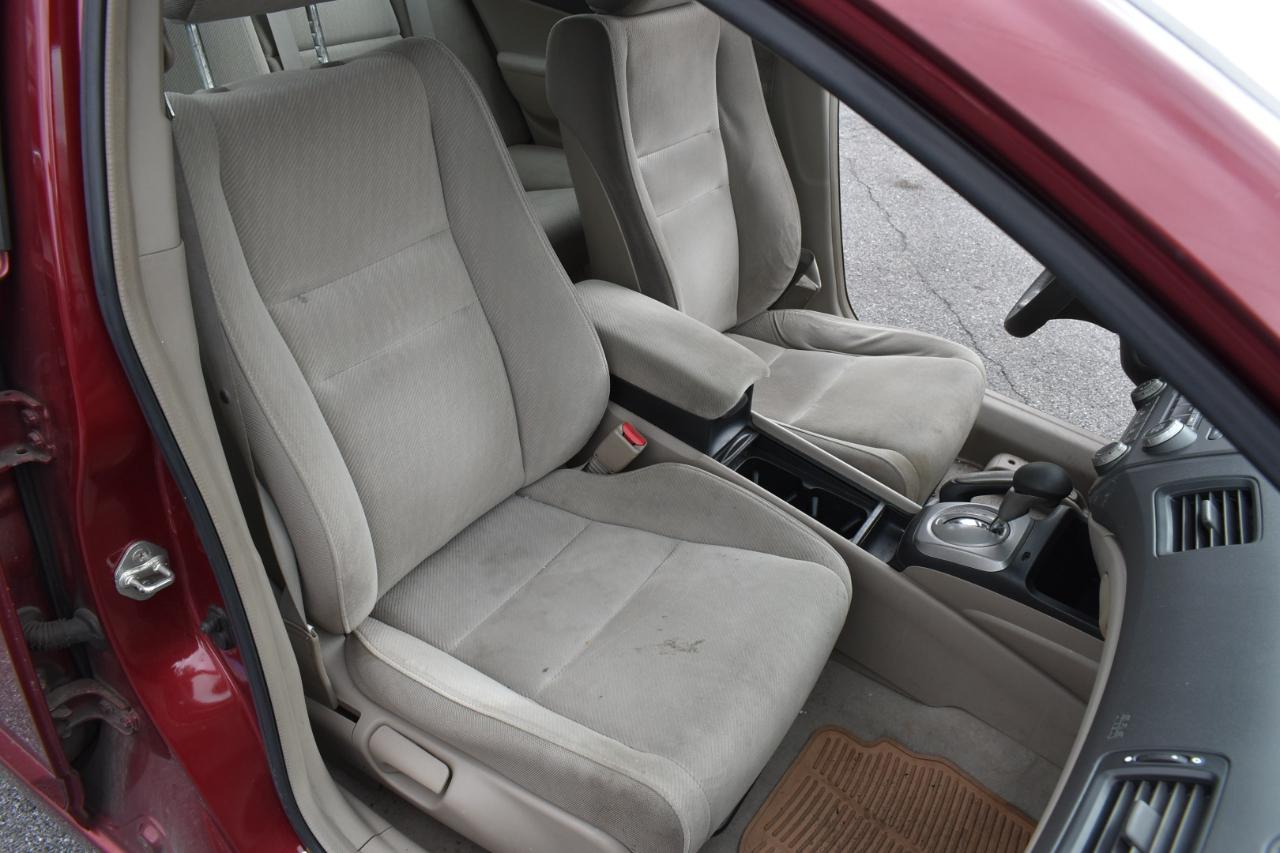 Honda Civic LX Sedan 5-Speed AT 2010