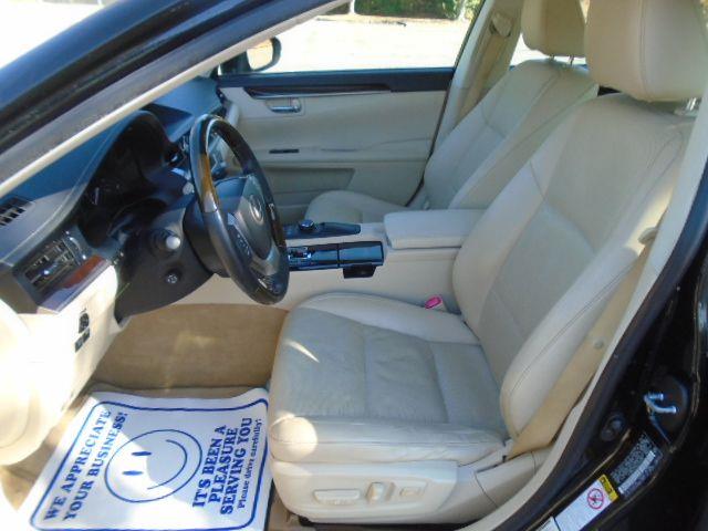 Lexus ES 350 Sedan 2014